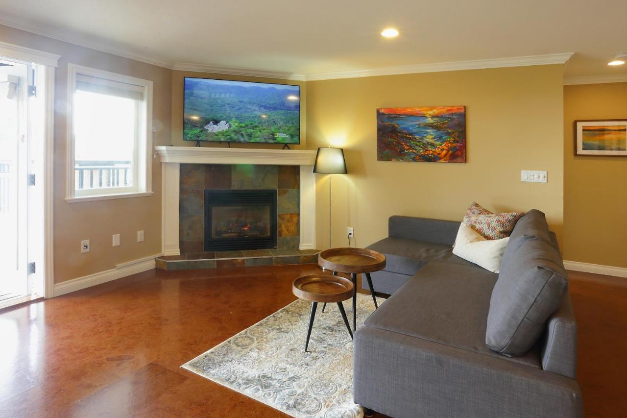 Lovely J Home -Stunning River View Cozy Two Bedroom Private Suite New Westminster Exterior photo