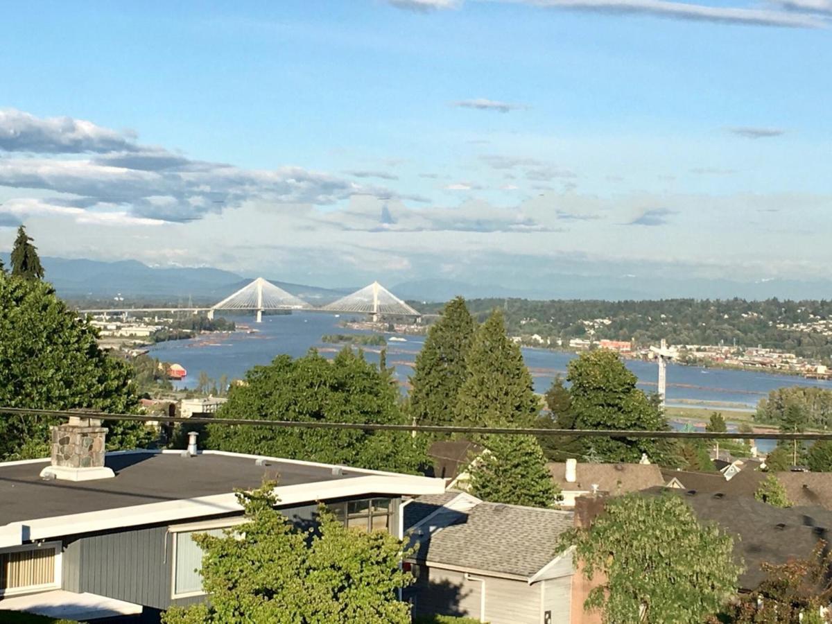 Lovely J Home -Stunning River View Cozy Two Bedroom Private Suite New Westminster Exterior photo